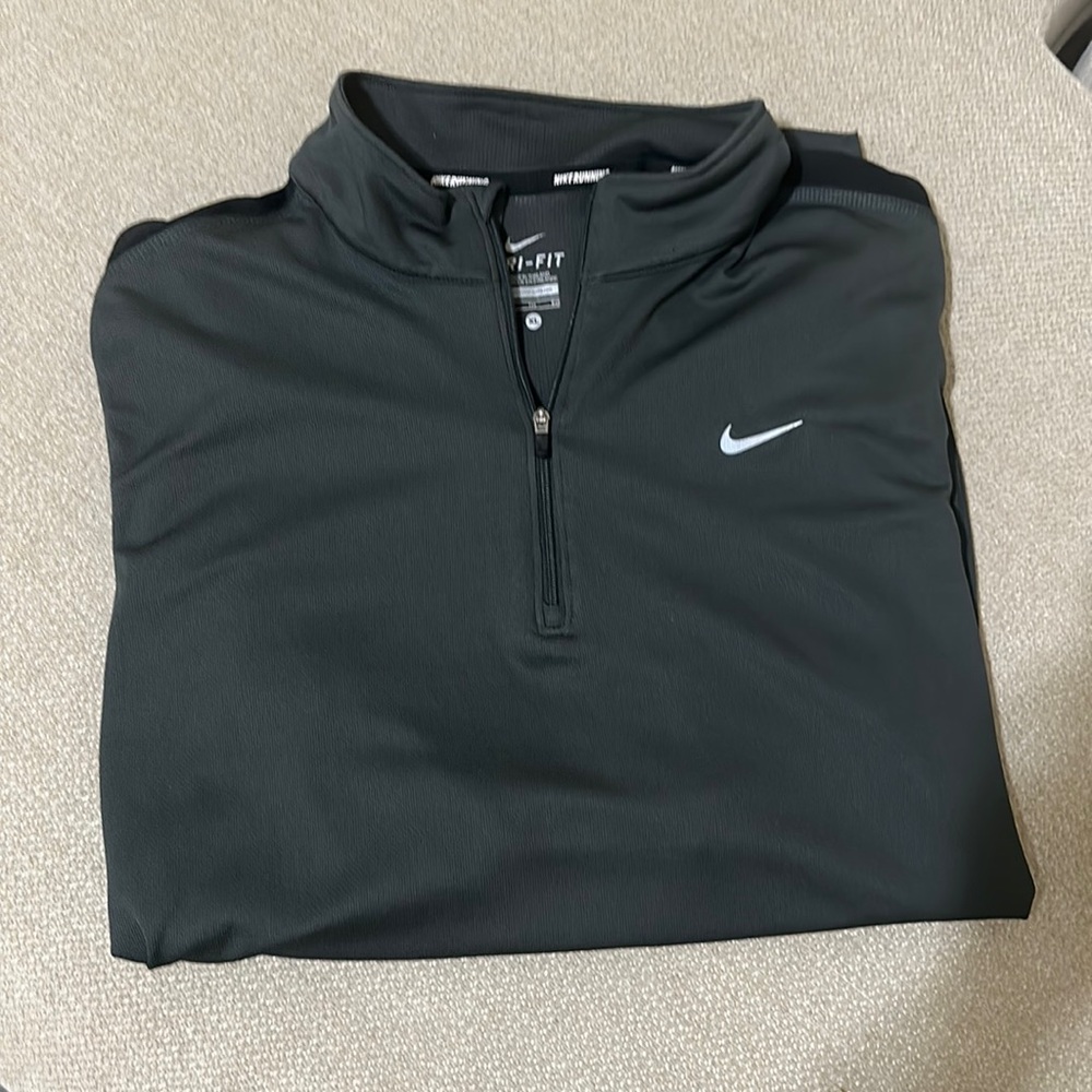 Black Nike pullover